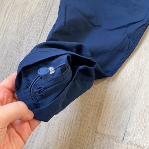 Beyond the studio 25” crop true navy size 2 lululemon nwt - Picture 9 of 16